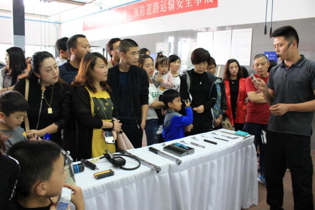 月滿中秋 德陽(yáng)華星錦業(yè)車間開放日&月餅DIY特別活動(dòng)圓滿結(jié)束_騰凱融資租賃