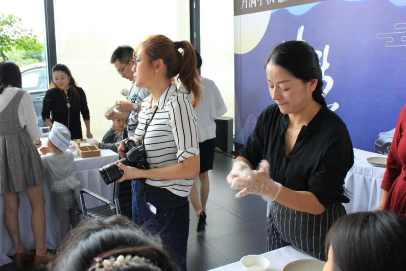 月滿中秋 德陽(yáng)華星錦業(yè)車間開放日&月餅DIY特別活動(dòng)圓滿結(jié)束_騰凱融資租賃