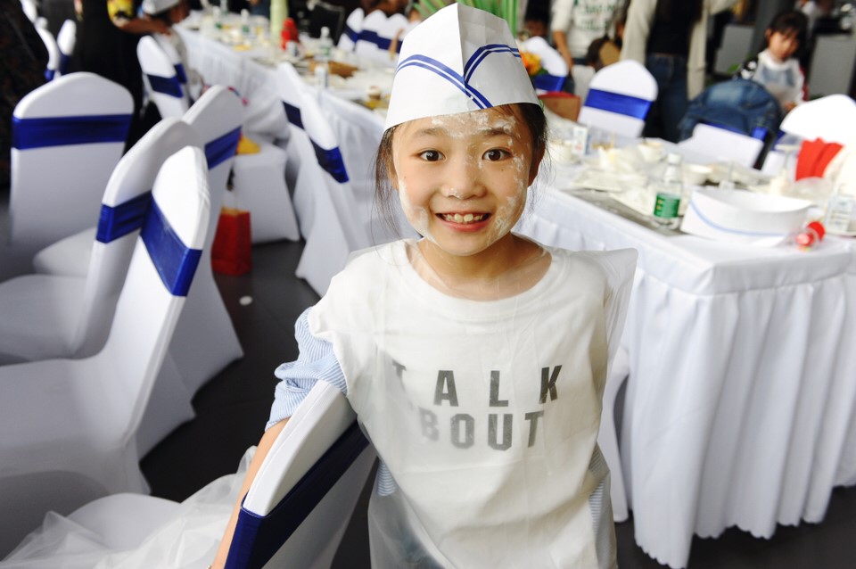 月滿中秋 德陽(yáng)華星錦業(yè)車間開放日&月餅DIY特別活動(dòng)圓滿結(jié)束_騰凱融資租賃